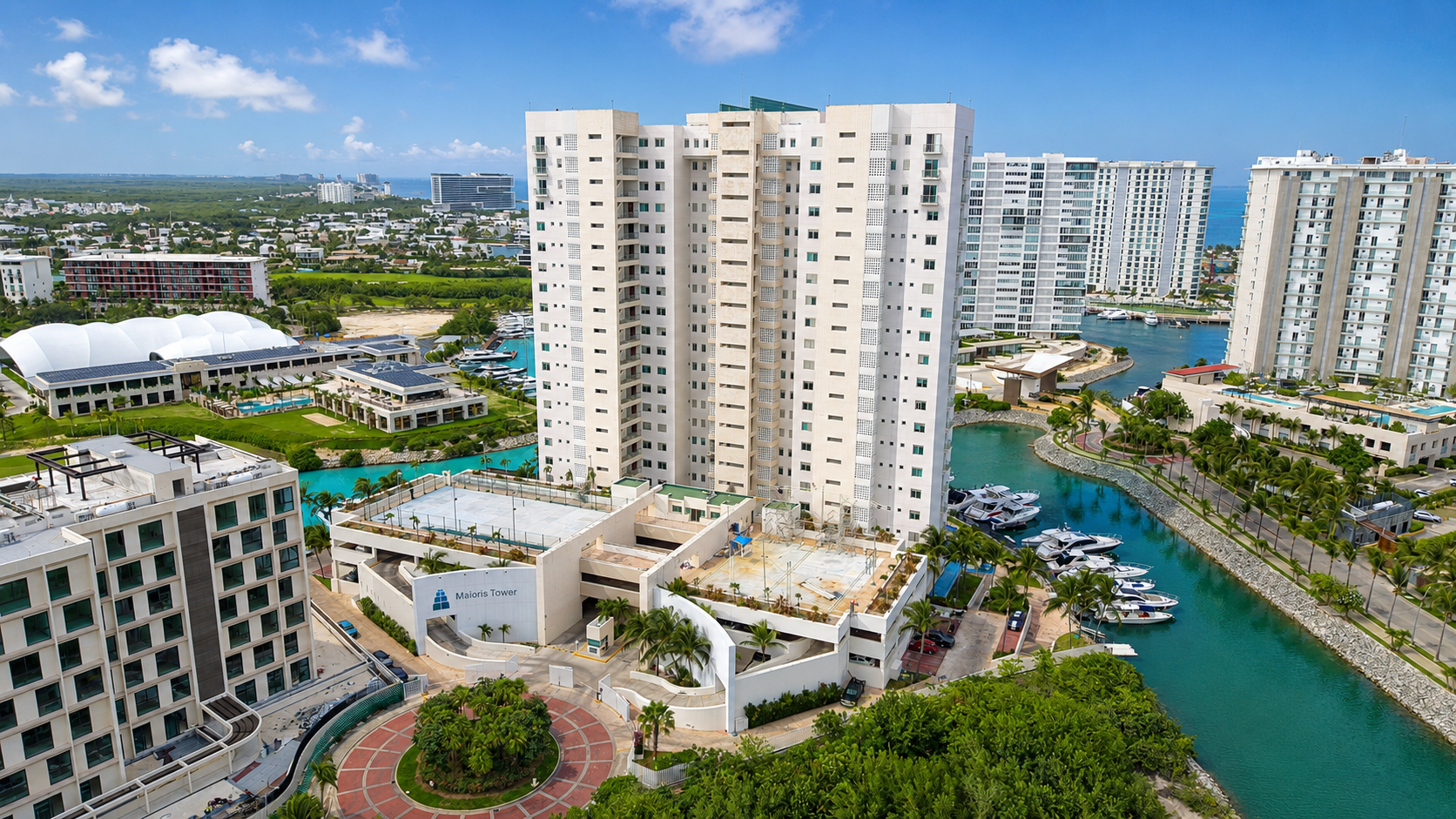 Maioris Tower renta en Puerto Cancún vista aérea del edificio