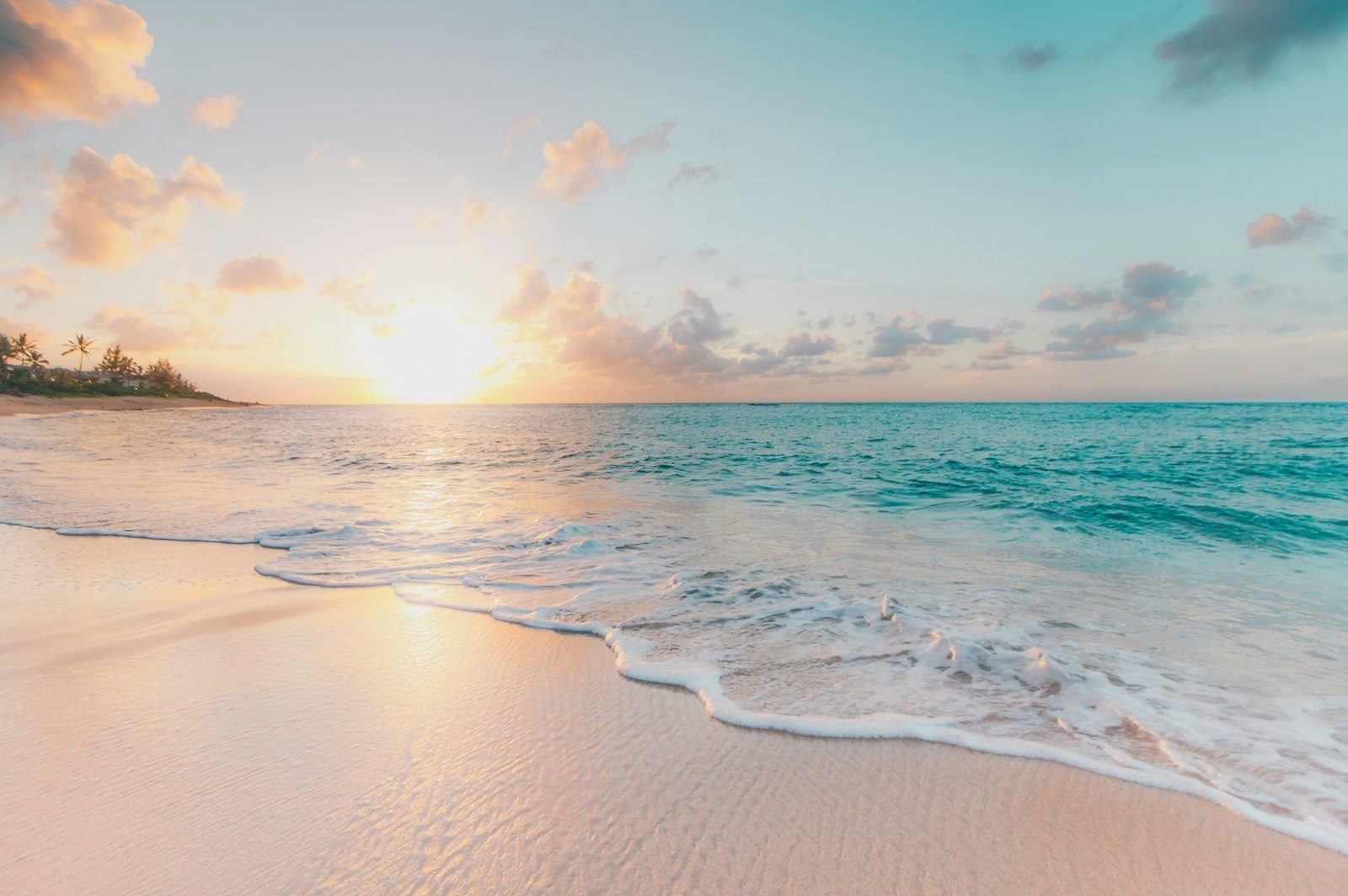 Playa turquesa junto a la zona residencial de Puerto Cancún